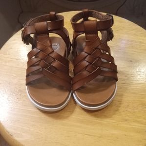 Size 4T Wonder Nation sandals almost new